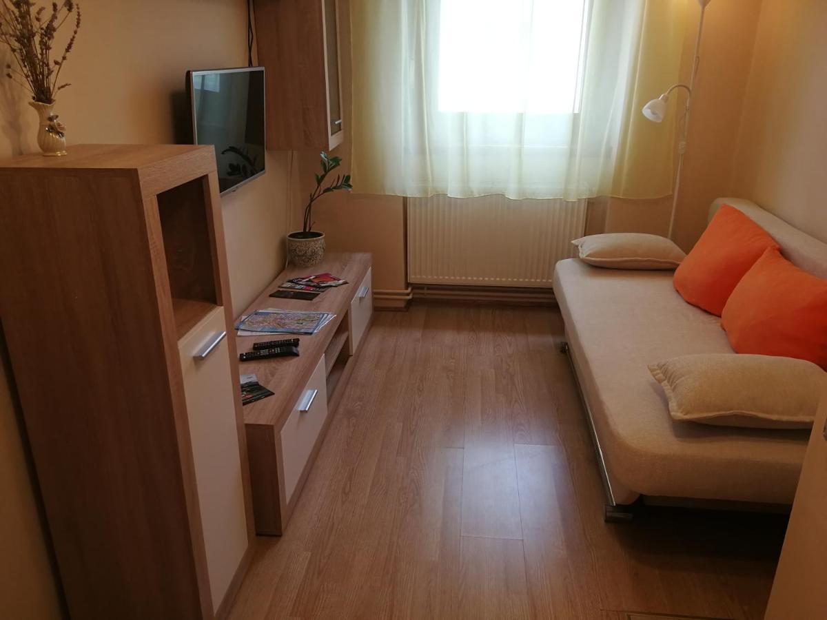 Agnes Vendeghaz Apartment Gyula Bagian luar foto