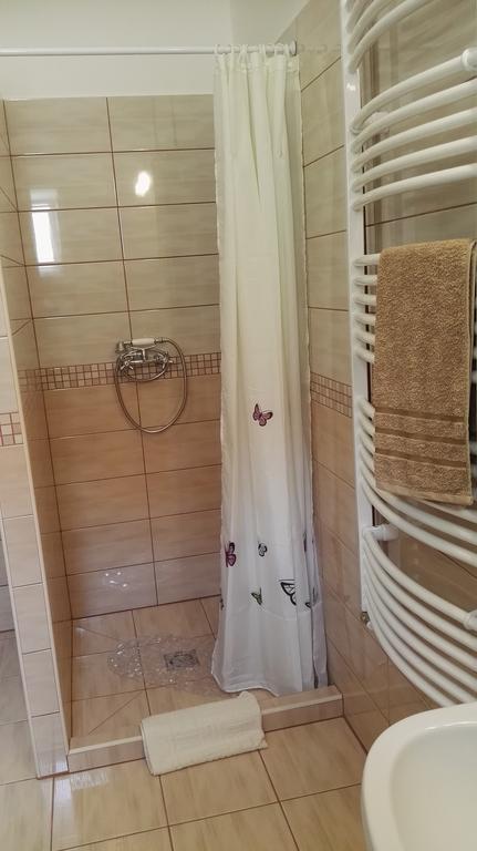 Agnes Vendeghaz Apartment Gyula Bagian luar foto