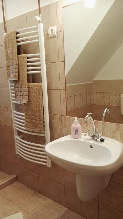 Agnes Vendeghaz Apartment Gyula Bagian luar foto